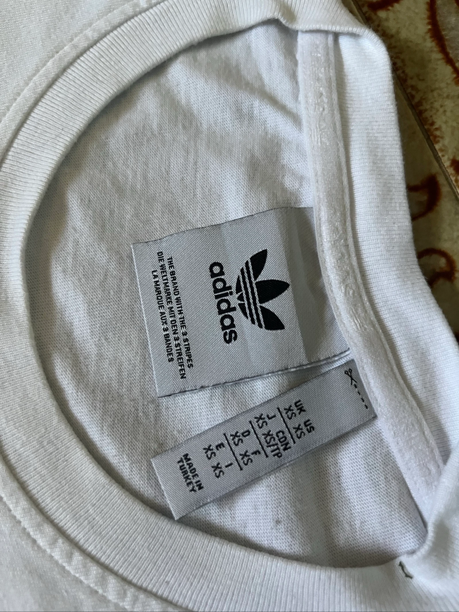 Adidas white shirt blue logo size XS NEW – photo 3